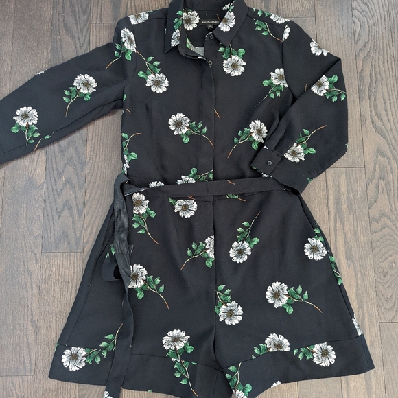 Floral Romper - Picture 2 of 7